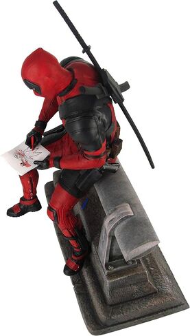 Marvel Premier Collection: Deadpool (Movie Version) Statue, Multicolor in Saudi Arabia