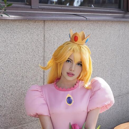 الأميرة زي الخوخ بروش دبوس شارة الجوهرة الزرقاء، مجوهرات الخوخ الكبيرة، اكسسوارات أزياء الهالوين التنكرية in Kuwait