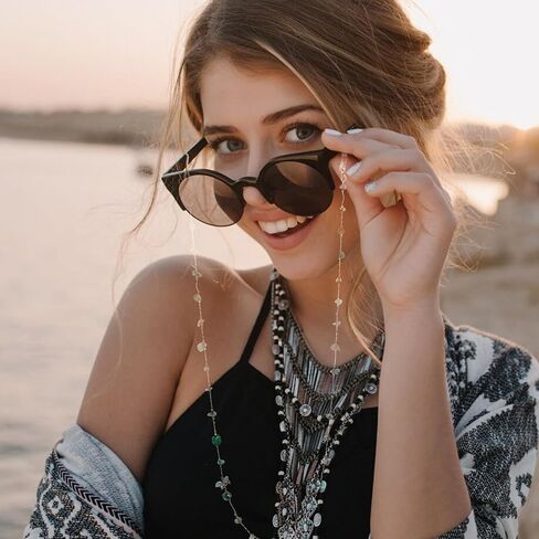 سلسلة نظارات للنساء حاملات نظارات العين حول الرقبة من الكريستال الطبيعي الأنيق للنظارات وحبل النظارات الشمسية للنساء مع 2 موصلات مطاطية قابلة للتعديل وإكسسوارات تثبيت النظارات in Saudi Arabia