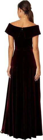 تنورة Xscape طويلة مكشوفة الكتفين مخملية كاملة بورجوندي 10 in Kuwait