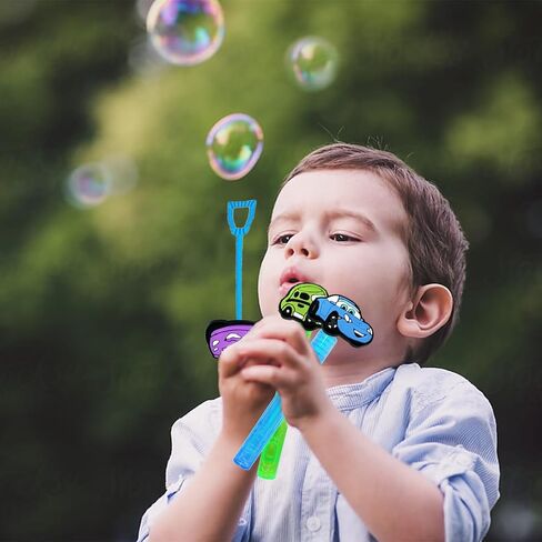 عصا فقاعات السيارة للأطفال 24 قطعة (8 أنماط)، عصا فقاعات السيارة اللطيفة رائعة لمستلزمات حفلات أعياد الميلاد in Kuwait