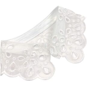 Wrapables White Romantic Floral Lace Collar Necklace