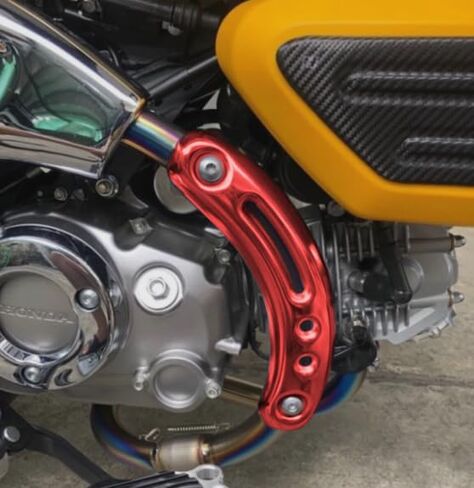 Compatible With Honda Monkey 125 2018-2024 CNC Aluminium Muffler Pipe Cover Guard Protector (Red) in Kuwait