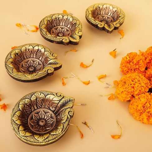 Clay Diya Diwali Diya Diyas for Diwali [عبوة من 4] مصباح Diya لبوجا - Mitti Earth Terracotta Diya - ديكور ديوالي للمنزل | ديكور ديوالي للهدايا الهندية Hashcart® in Saudi Arabia