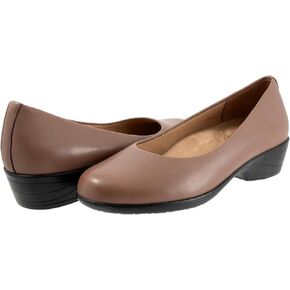 Trotters Women's Rozalin Loafer Flat