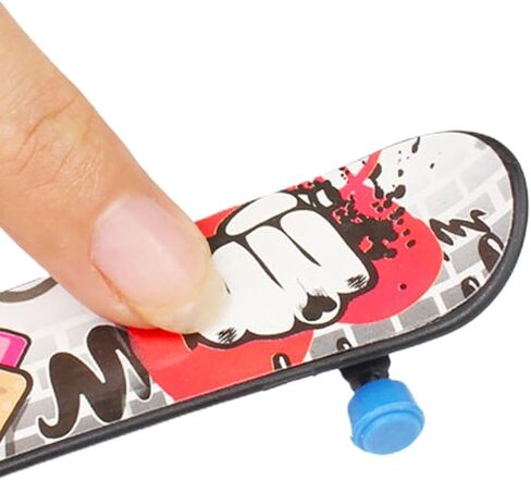 مجموعة 5 قطع من ألواح الأصابع متعددة الألوان - سكوتر تزلج صغير من البلاستيك القوي للكبار متنوع، صغير الحجم وخفيف الوزن وسهل الحمل in Kuwait