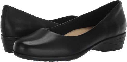 Trotters Women's Rozalin Loafer Flat in Saudi Arabia