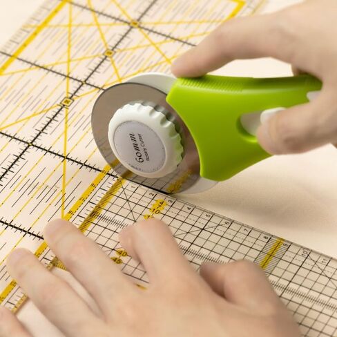 قاطعة دوارة 60 مم للنسيج، أداة قطع القماش الدقيقة مع شفرة فولاذية عالية السرعة SKS-7 وواقي أمان للخياطة وفنون اللحف والحرف اليدوية in Saudi Arabia