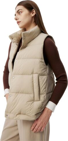 Women's Puffer Vest Lightweight Down Padded Stand Collar Quilted Outerwear in Saudi Arabia