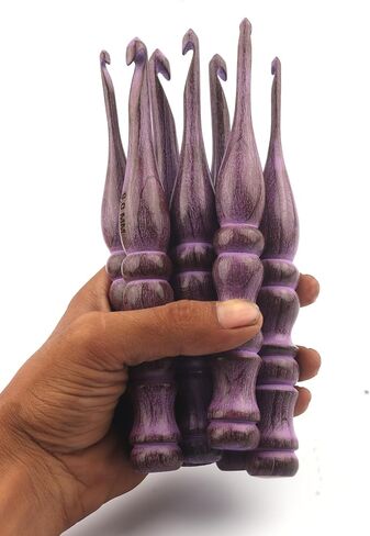 Handmade Ergonomic Wooden Crochet Hooks, (Set of 7) Crochet Hook for Arthritic Hands, Smooth and Comfortable Grip Handle, Knitting Yarn Gift for Her (Green), MEDIUM, WCH 02 in Saudi Arabia