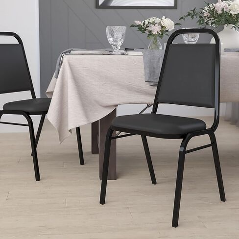 كرسي مأدبة من سلسلة Flash Furniture HERCULES على شكل شبه منحرف من الفينيل الأسود - إطار أسود in Kuwait