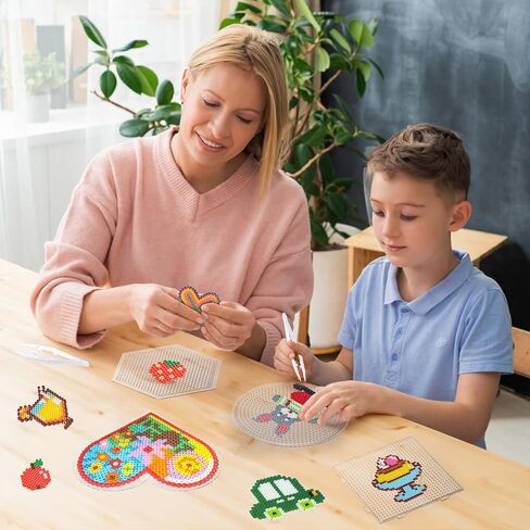 Suwimut 16 قطعة من ألواح خرز الصمامات 5 مم، لوحات خرز بلاستيكية شفافة كبيرة مع ملاقط خرز و10 ورق كي، مجموعة لوحات ربط خرز الصمامات للأطفال DIY خرز حرفي، 4 أشكال in Kuwait