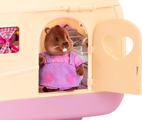 ليل وودزيز - Happy Camper Pink مع لعبة مركبة قابلة للفصل - مجموعة لعب بيت الدمى 40 قطعة بما في ذلك الأثاث، ومستلزمات الطعام والمطبخ للأطفال بعمر 3 سنوات فما فوق - تباع شخصيات الدمى بشكل منفصل in Saudi Arabia