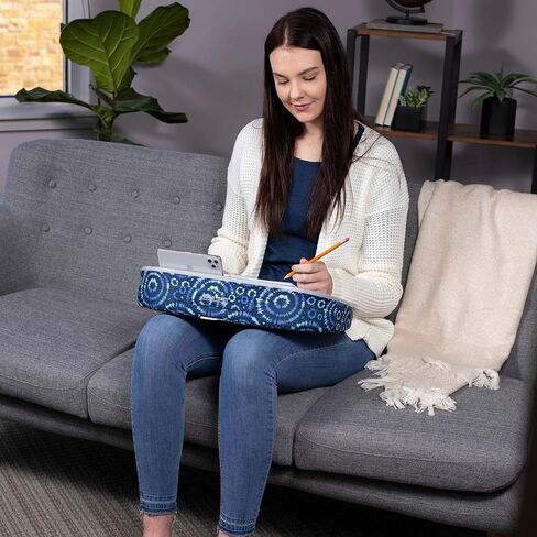 مكتب لاب توب من بيردروك هوم مع وسادة وسادة | فتحة الجهاز اللوحي | يناسب أجهزة الكمبيوتر المحمولة حتى 15 بوصة | الأجهزة اللوحية حتى 9.6 بوصة | نمط Tiedye Sunburst الأزرق | كمبيوتر محمول وطاولة للكتابة | العمل من المنزل in Kuwait