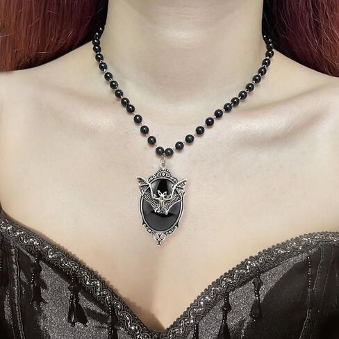 الخفافيش النقش قلادة القوطية الأسود مطرز الخفافيش قلادة الأسود كابوشون قلادة الهالوين، قلادة مسبحة الساحرة مجوهرات اكسسوارات للنساء in Kuwait