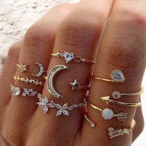 Gold Boho Sparkle Knuckle Rings Set for Women, Crystal Joint Knuckle Rings Gold Moon Mid Finger Rings Star Stackable Rings Set Jewelry for Women and s (7PCS)