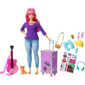 Barbie Dreamhouse Adventures Doll & Accessories, Travel Set with Daisy Doll, Kitten, Working Suitcase & 9 Pieces