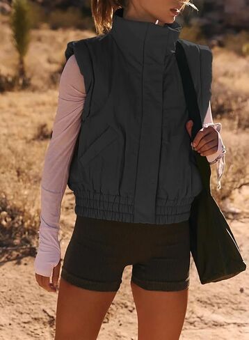 Women's Lightweight Puffer Vest Button Down Crop Quilted Vest Coat Stand Collar Sleeveless Padded Gilet With Pockets in Kuwait