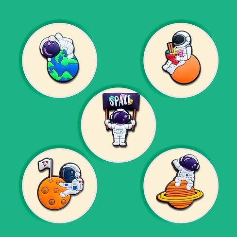 لعبة رياضية شاحنة الأبجدية سحر الأحذية، رائد الفضاء الجوراسي البناء مركبة الغابة الحيوان تمساح حزمة سحر لتزيين الأحذية in Kuwait