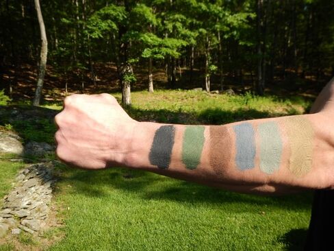 Carbomask 1 oz. Three-Pack Camo Facepaint. No grease. No glare. Easy to remove. in Kuwait