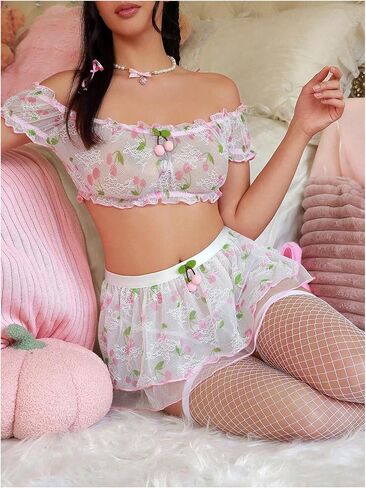 ملابس داخلية نسائية من MakeMeChic مكونة من 5 قطع مطبوعة برسومات جرافيكية وحواف مكشكشة بدون أكتاف ومجموعة تنورة صغيرة مع جوارب in Saudi Arabia
