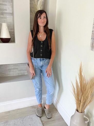 Moss Rose Women's Vests Sleeveless Button Down Knitted Tank Tops Casual Y2K Sweater Top Blouse with Pockets in Kuwait