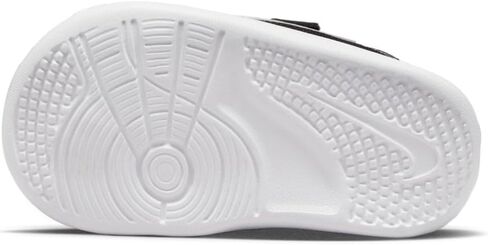 نايك للجنسين الطفل أومني (الطفل الكبير) in Kuwait