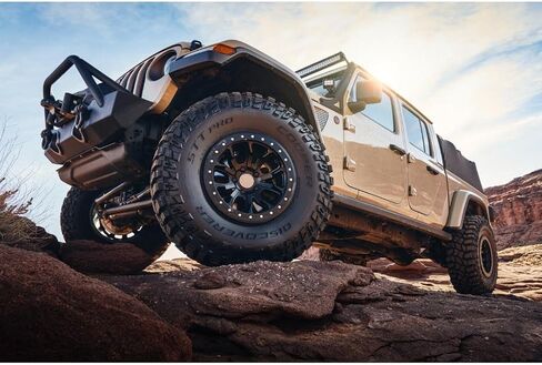 إطار Cooper Discoverer STT Pro All-Season LT275/65R18 123/120Q in Saudi Arabia