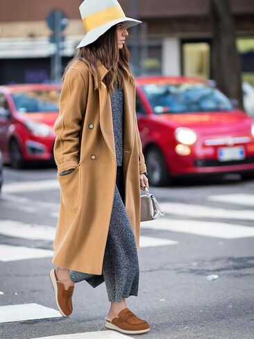 TEMOFON Clogs for Women Slip on Mules: Fur Lined Closed Toe Clogs - Winter Woman Flats Mules Shoes in Saudi Arabia