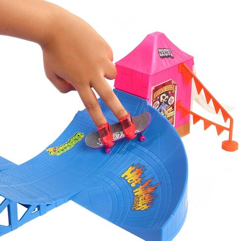 Hot Wheels Skate Amusement Park Skate Set, with 1 Exclusive Tony Hawk Fingerboard & 1 Pair of Skate Shoes, Kid-Activated Sounds, Toy for Kids in Saudi Arabia