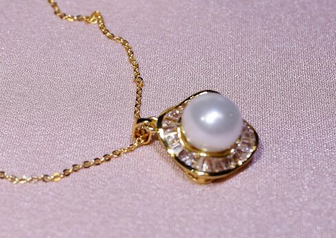 10mm Japanese akoya Pearl Pendant Necklace with Diamonds for Women - 10mm Tahitian Pearl Necklace with Diamonds Single Pearl Necklace for Women with 925 Sterling Silver Chain in Saudi Arabia