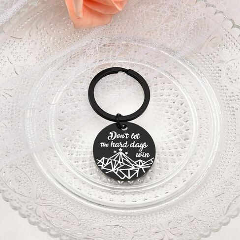 هدايا تشجيعية تحفيزية إيجابية للنساء والرجال، هدايا عيد الميلاد لعيد الميلاد للأخ الشقيق، هدايا دعم لابنته، لا تدع الأيام الصعبة تفوز بسلسلة مفاتيح للأم والأب in Kuwait