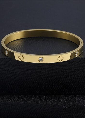 Clover Bracelet 2Pcs, Four Leaf Clover Bracelet Unique Fritillaria Clover Bracelets for Women 18K Gold Plated Four Leaf Lucky Bracelets Jewelry Christmas Valentine's Day Gifts in Saudi Arabia