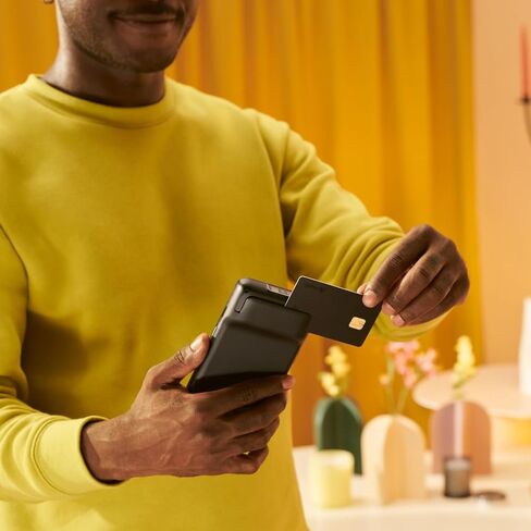 Shopify POS Go - جهاز ونظام نقاط بيع متنقلة للبيع بالتجزئة والشركات الصغيرة - قارئ بطاقات ائتمان الكل في واحد، جهاز طرفي، ماسح ضوئي للرموز الشريطية، جهاز برمجي لنقاط البيع in Kuwait