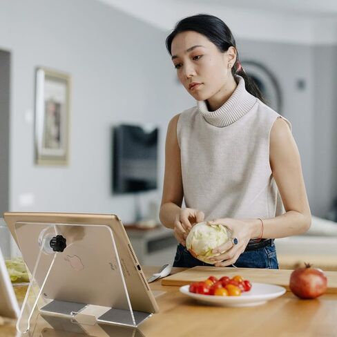 حامل كتب الطبخ الأكريليك من بيوتي فلاير، حامل كتب القراءة مع ارتفاع قابل للتعديل، حامل حامل قابل للطي لعرض كتب الطبخ والأجهزة اللوحية، مثالي للمطاعم والمطبخ والطاولة (الحامل فقط) in Kuwait