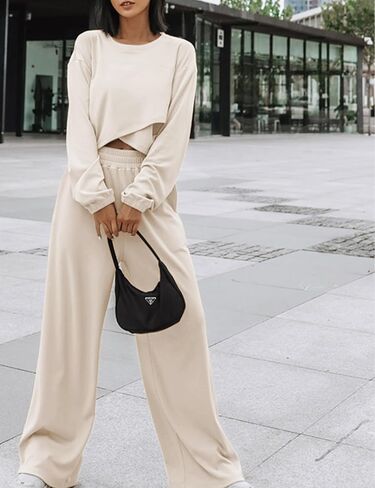 ملابس نسائية مكونة من قطعتين وبنطلون رياضي قصير وبدلة رياضية مع جيوب in Kuwait