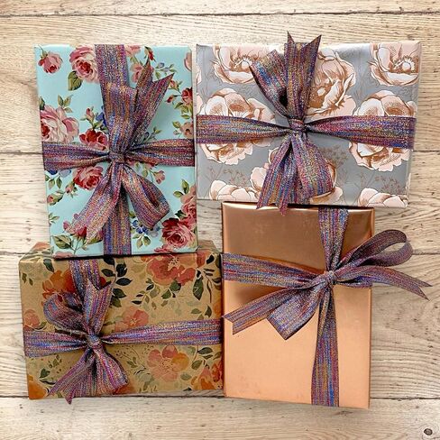 مجموعات ورق تغليف عيد الميلاد القابلة للعكس من LaRibbons، غزال كلاسيكي/أحمر أبيض منقوش/توت مع 2 تشذيب و3 بطاقات هدايا، مثالية لحفلات الموسم، العطلات، 30 بوصة × 10 أقدام (4 لفات، 100 قدم مربع.) in Kuwait