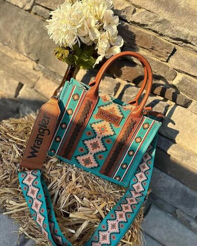 حقيبة رانجلر أزتيك للنساء وحقائب كتف بوهو وحقائب يد غربية in Saudi Arabia