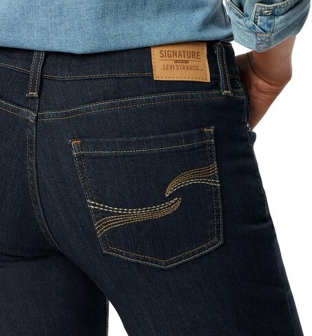 Signature by Levi Strauss & Co. Gold Women's True Straight Jeans (Brushed) in Saudi Arabia