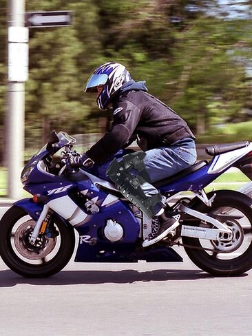 RIDBIKER منصات الركبة المتحركة شين الحرس 3 أقسام قابل للتعديل تنفس منصات الركبة حامي درع للدراجات النارية ركوب الدراجات سباق كم طويل الساق والعتاد Crashproof 1 زوج (العادية، الأحمر) in Kuwait
