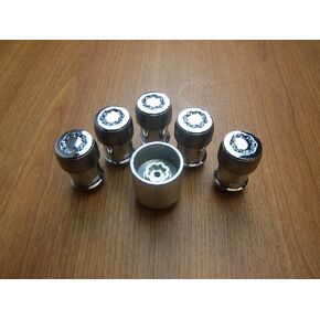 Jeep Wrangler JL Wheel Lock Locking Lug Nut Kit Mopar OEM