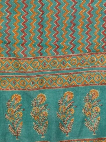 بنطال كورتا مستقيم للسيدات من Vaamsi مطبوع عليه زهور رايون مع وشاح in Kuwait