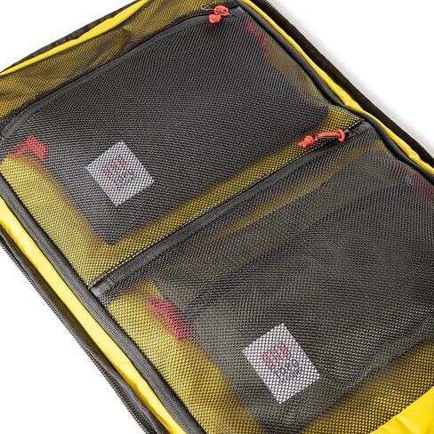 حقيبة سفر عالمية من توبو ديزاينز، دينم داكن/بورجوندي، 30 لتر in Kuwait