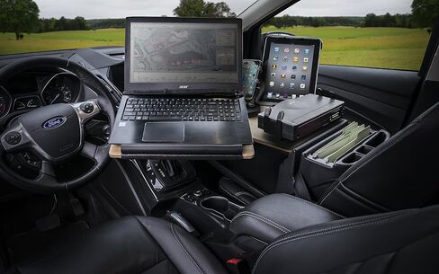 AutoExec AUE11091 يصل إلى مكتب السيارة بالمقعد الأمامي باللون الرمادي مع حامل الهاتف وحامل الطابعة وحامل الكمبيوتر اللوحي in Kuwait