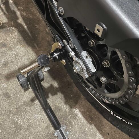 مناسب لـ KAWASAKI Ninja 650 Ninja 400 NINJA 1000 2017-2022 2023 ZX-4RR ZX6R ZX-10R ZH2 CNC للدراجات النارية Swingarm بكرة منزلق حامل مسامير (أسود) in Kuwait