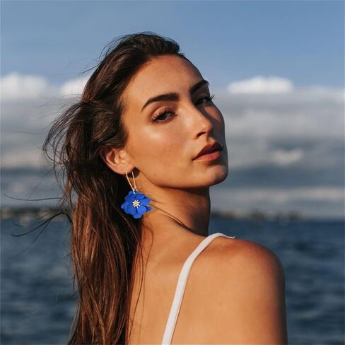 Dreuyet Charm Bohemian Daisy Flower Earring Necklaces Set for Women Elegant Matte Floral Long Petal Dangle Earrings Chic Layered Tiered Drop Earrings Seaside Holiday Jewelry in Kuwait