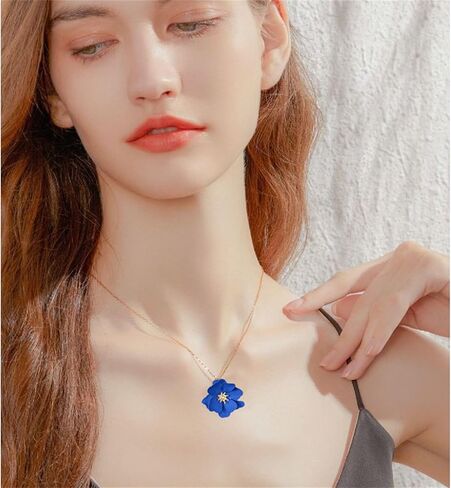 Dreuyet Charm Bohemian Daisy Flower Earring Necklaces Set for Women Elegant Matte Floral Long Petal Dangle Earrings Chic Layered Tiered Drop Earrings Seaside Holiday Jewelry in Kuwait