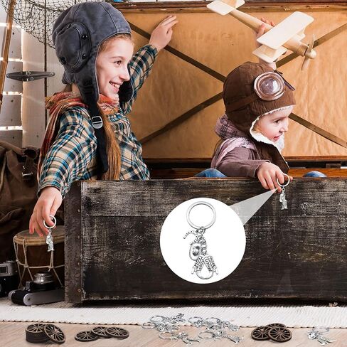 24 قطعة من Junkin لتزيين الحفلات ذات الطابع الغربي قطع مركزية لطاولة عيد الميلاد وعجلات عربة صغيرة وقبعة رعاة البقر وحذاء حدوة الحصان وسلاسل المفاتيح الغربية المفضلة لديكور روديو الحصان للحرف اليدوية لحفلات الزفاف الغربية in Saudi Arabia