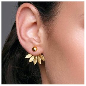 Boho Daisy Ear Jacket Earrings Flower Front Back Earrings Gold Flower Stud Earrings Vintage Lotus Flower Earring Jewelry for Women and Girls
