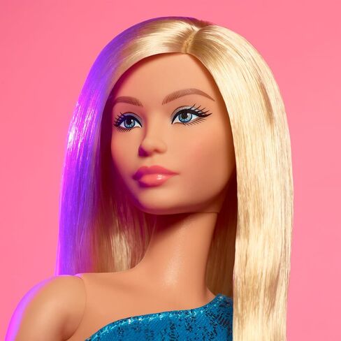 دمية Barbie Looks، رقم 23، ذات شعر أشقر رمادي وأزياء Y2K الحديثة، فستان أزرق معدني بكتف واحد مع كعب بأربطة in Saudi Arabia